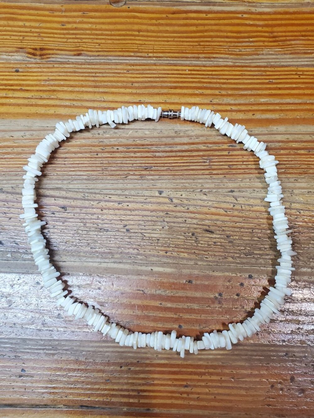 Genuine Vintage 70s White Puka Shell Choker Necklace Metal Barrel Clasp